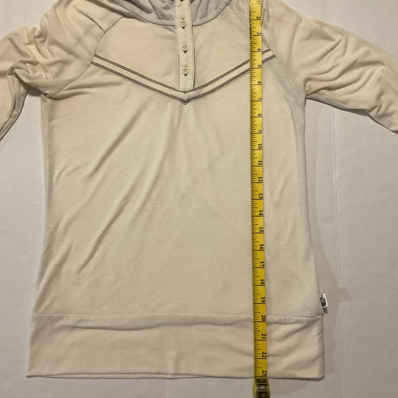 The North Face Women’s Henley Pullover Hoodie Ivory - Picture 3 of 12